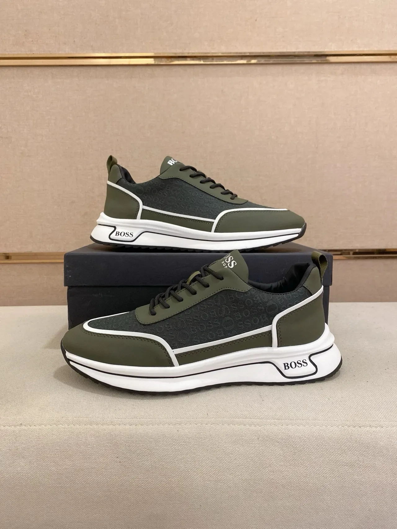 Hugo Boss Vert Armée, Blanc, Olive, Synthétique Haut, Panneau Gris Monogrammé, Chaussures Lifestyle 7
