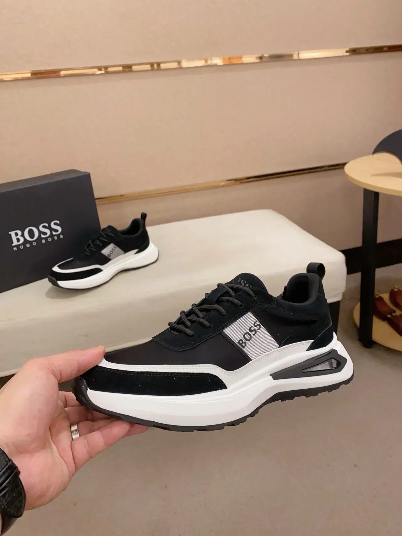 Hugo Boss Negro Blanco Suela Gruesa Material Mixto Superior Sneakers de Estilo de Vida 3