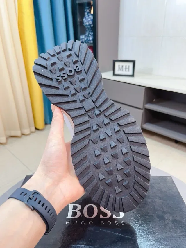 Hugo Boss Chaussures Lifestyle Noires Blanches Tige Mesh et Daim Semelle Médiane Plateforme 2