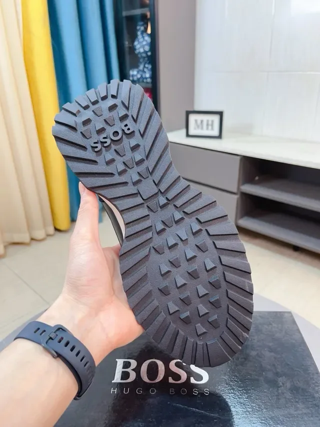 Hugo Boss Chaussures Lifestyle Noires Blanches Tige Mesh et Daim Semelle Médiane Plateforme 9