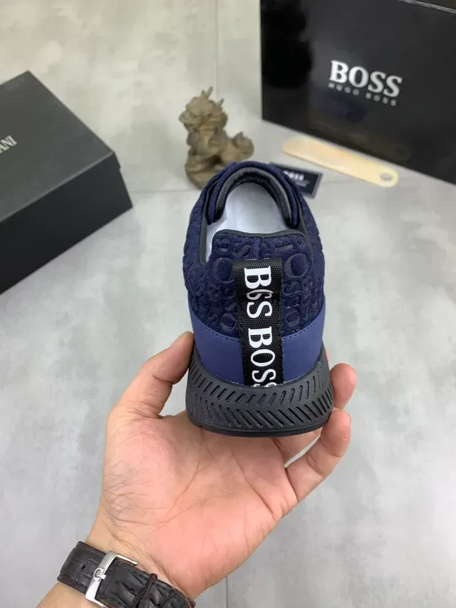 Hugo Boss Tênis Lifestyle de Camurça Azul Sem Cadarços com Logo Embossado 3
