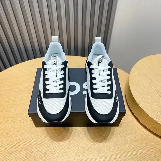 Hugo Boss Lifestyle sneakers blancs et noirs en maille et synthétique sur le dessus 2