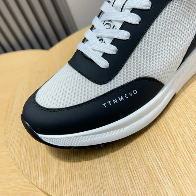 Hugo Boss Lifestyle sneakers blancs et noirs en maille et synthétique sur le dessus 8