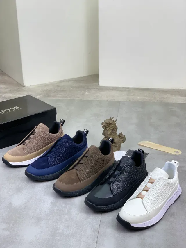 Hugo Boss Tênis Lifestyle Slip-On de Camurça com Monograma-Embossed 2