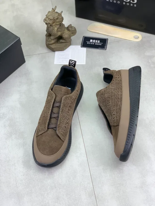 Hugo Boss Tênis Lifestyle Slip-On de Camurça com Monograma-Embossed 6
