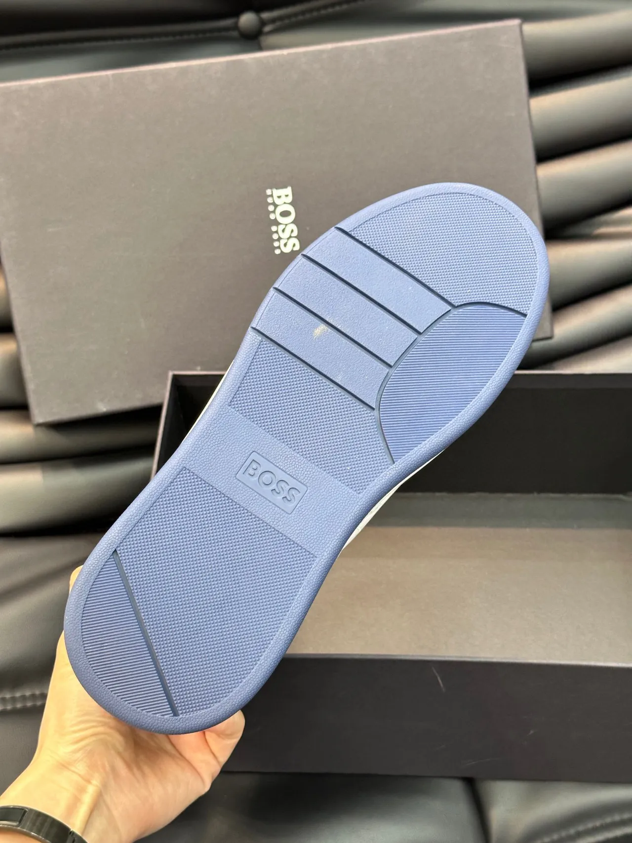 Hugo Boss Sneakers Lifestyle en Cuir Navy et Blanc de Deux Tons 2