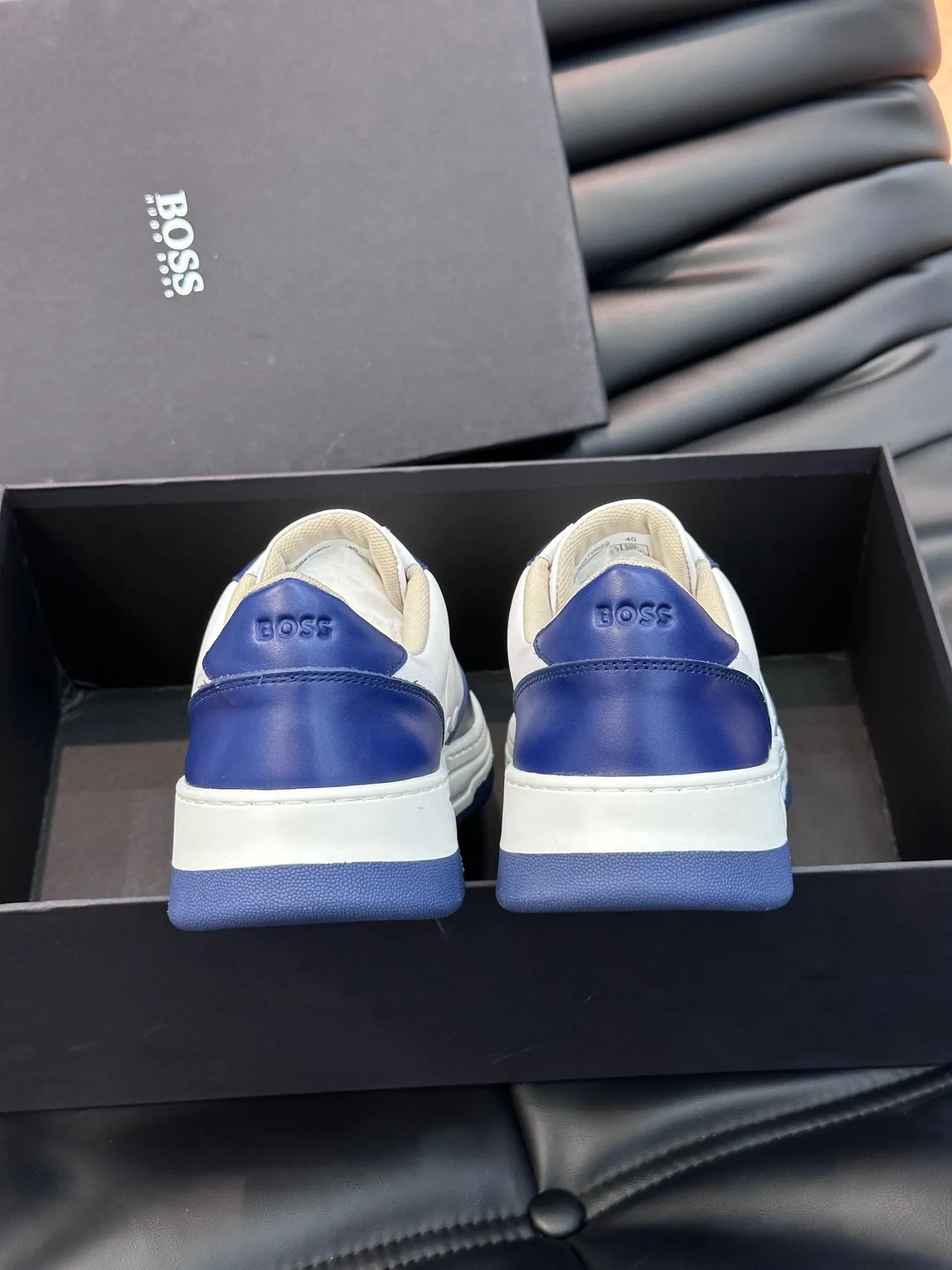 Hugo Boss Sneakers Lifestyle en Cuir Navy et Blanc de Deux Tons 6