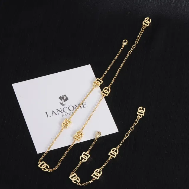 Lancôme Gold Chain Interlocking Logo Charms Bracelet 8