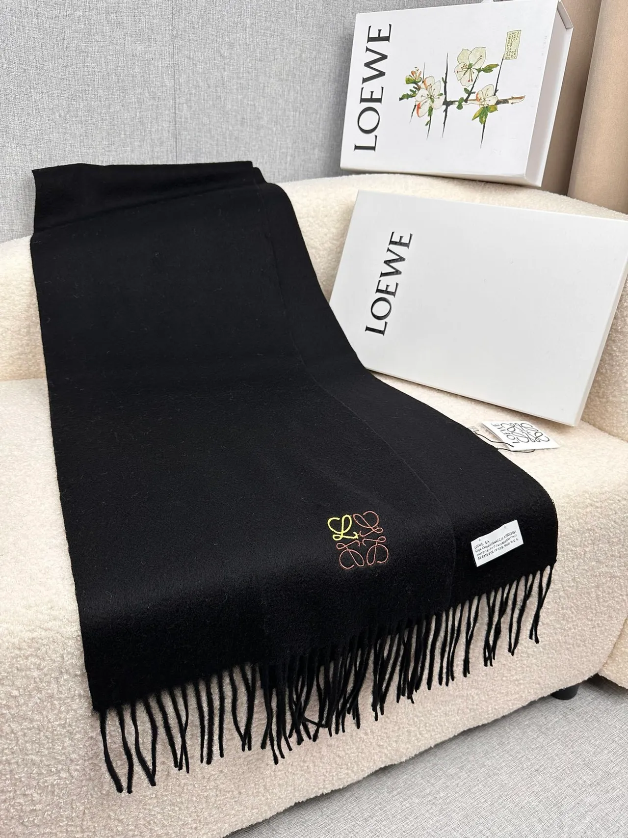 Loewe Anagram Logo écharpe en cachemire noire 3