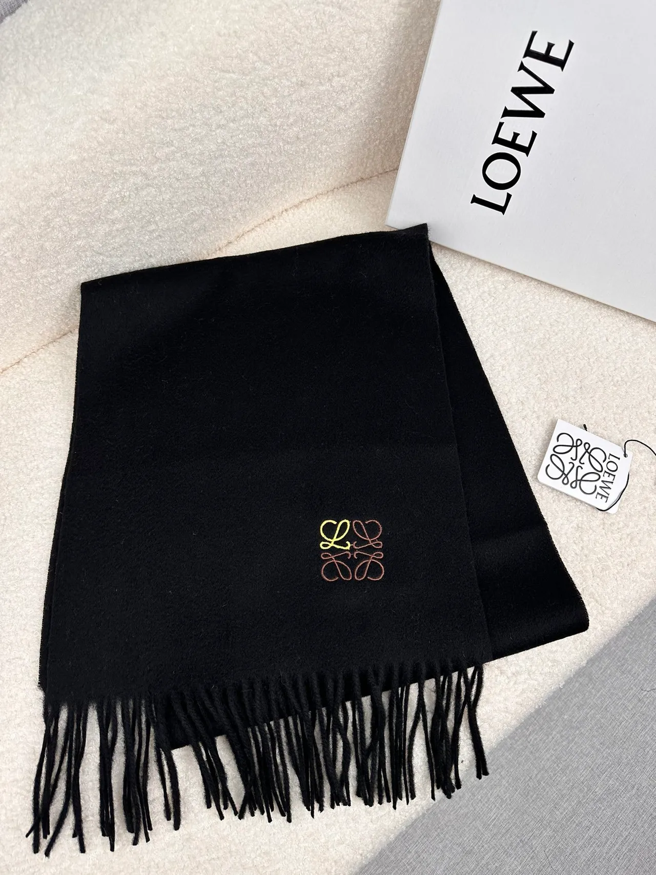 Loewe Anagram Logo écharpe en cachemire noire 6