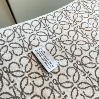 Loewe Anagram Motif Bufanda de Cachemira
