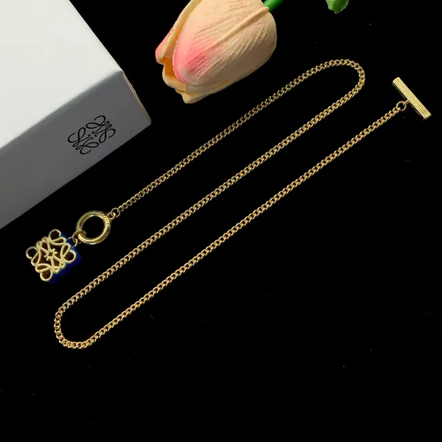 Loewe Anagram Necklace Gold Curb Chain Knot Pendant Necklace 3