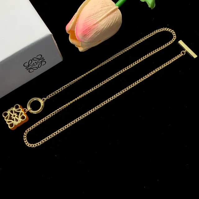 Loewe Anagram Necklace Gold Curb Chain Knot Pendant Necklace 4