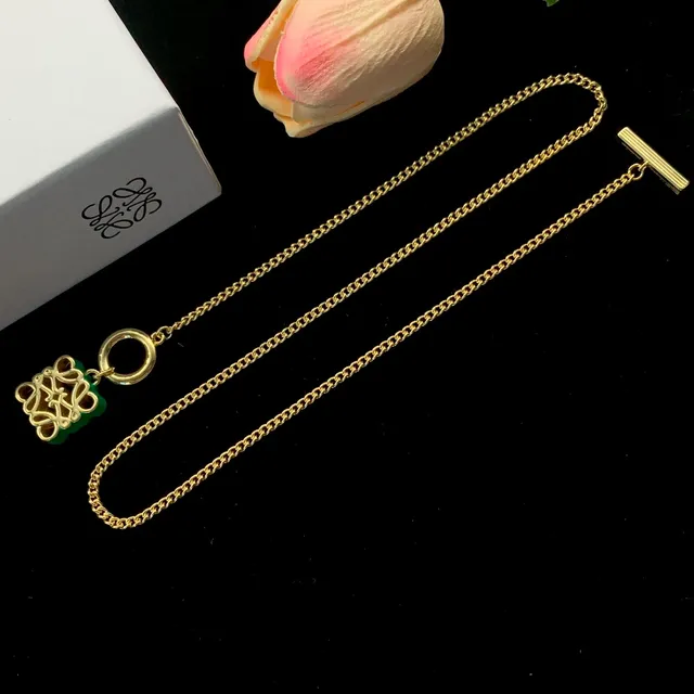Loewe Anagram Necklace Gold Curb Chain Knot Pendant Necklace 5