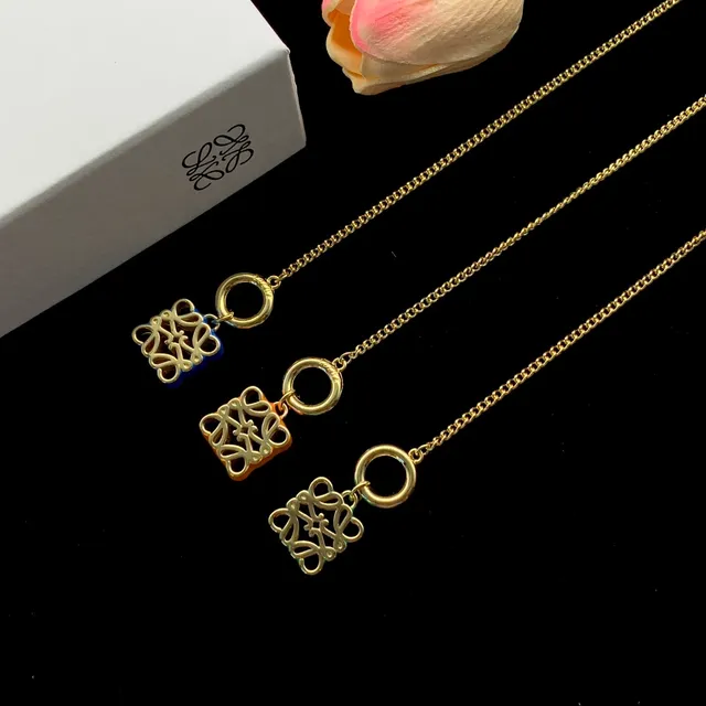 Loewe Anagram Necklace Gold Curb Chain Knot Pendant Necklace 6