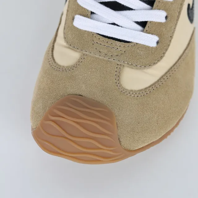Loewe Flow Runner Beige and Black Lifestyle Sneakers 5