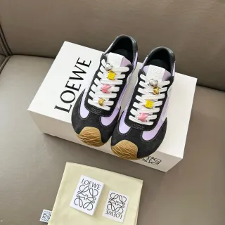 Loewe Flow Runner أسود بنفسجي مصمم Gum Toe لوحات لافندر متناقضة أحذية رياضية لأسلوب حياة