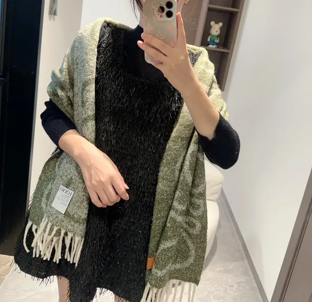 Loewe Vert Beige Texturé Bouclé Tricot Moteux Cachemire Écharpe 2