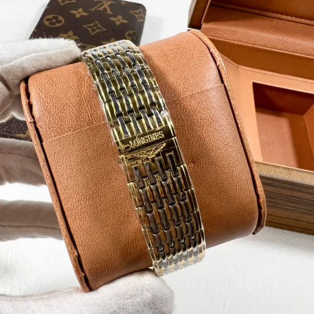 Longines Or Blanc Boîtier Rond Bracelet Bi-couleur Montre à Quartz 4