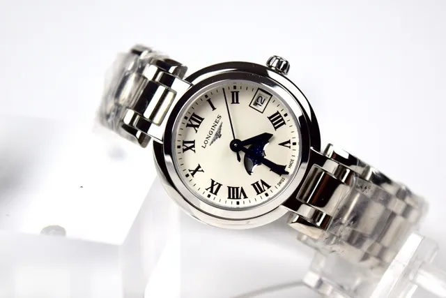 Longines Silver White Round Case Integrated Metal Bracelet Mechanical Watch 8