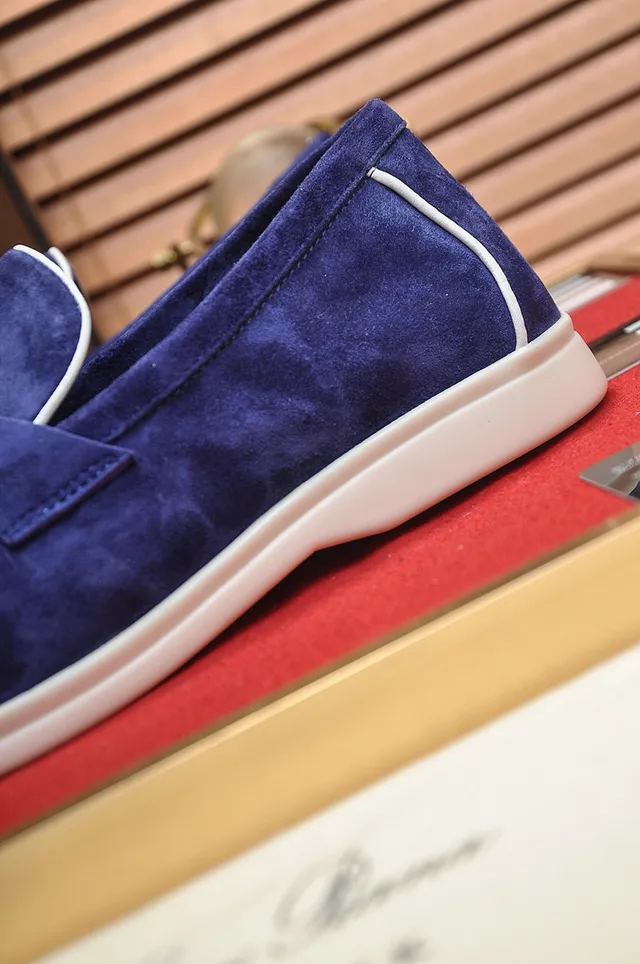 Loro Piana Mocassin daim blanc avec piping navy 2