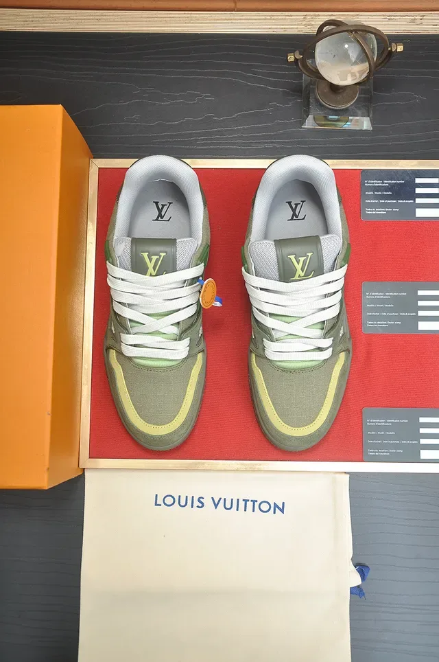 Louis Vuitton Army Green Gray Olive Suède et Toile Tige Sculptée Semelle Caoutchouc Couches Lifestyle Sneakers 5