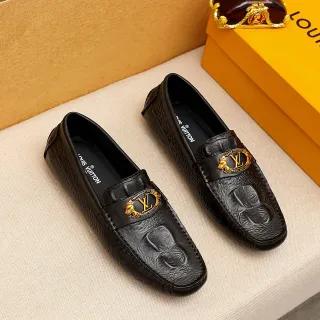 Louis Vuitton 黑色金色鳄鱼压纹皮革 LV 徽章扣 乐福鞋