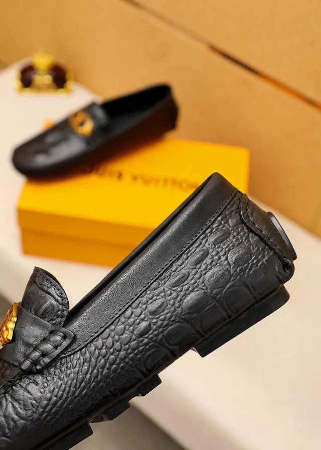 Louis Vuitton Black Gold Crocodile-Embossed Leather LV Medallion Buckle Loafer 4