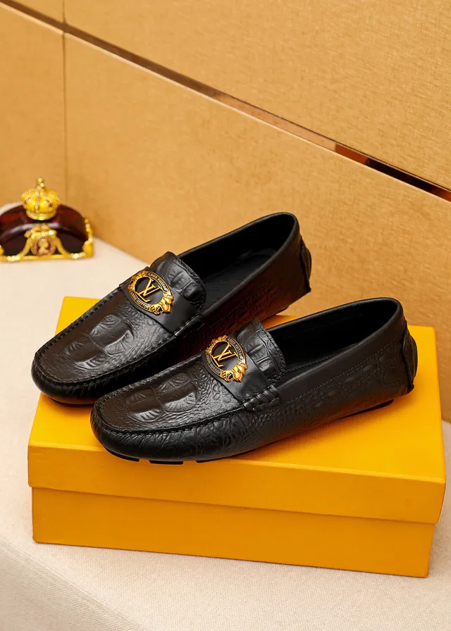 Louis Vuitton Black Gold Crocodile-Embossed Leather LV Medallion Buckle Loafer 8
