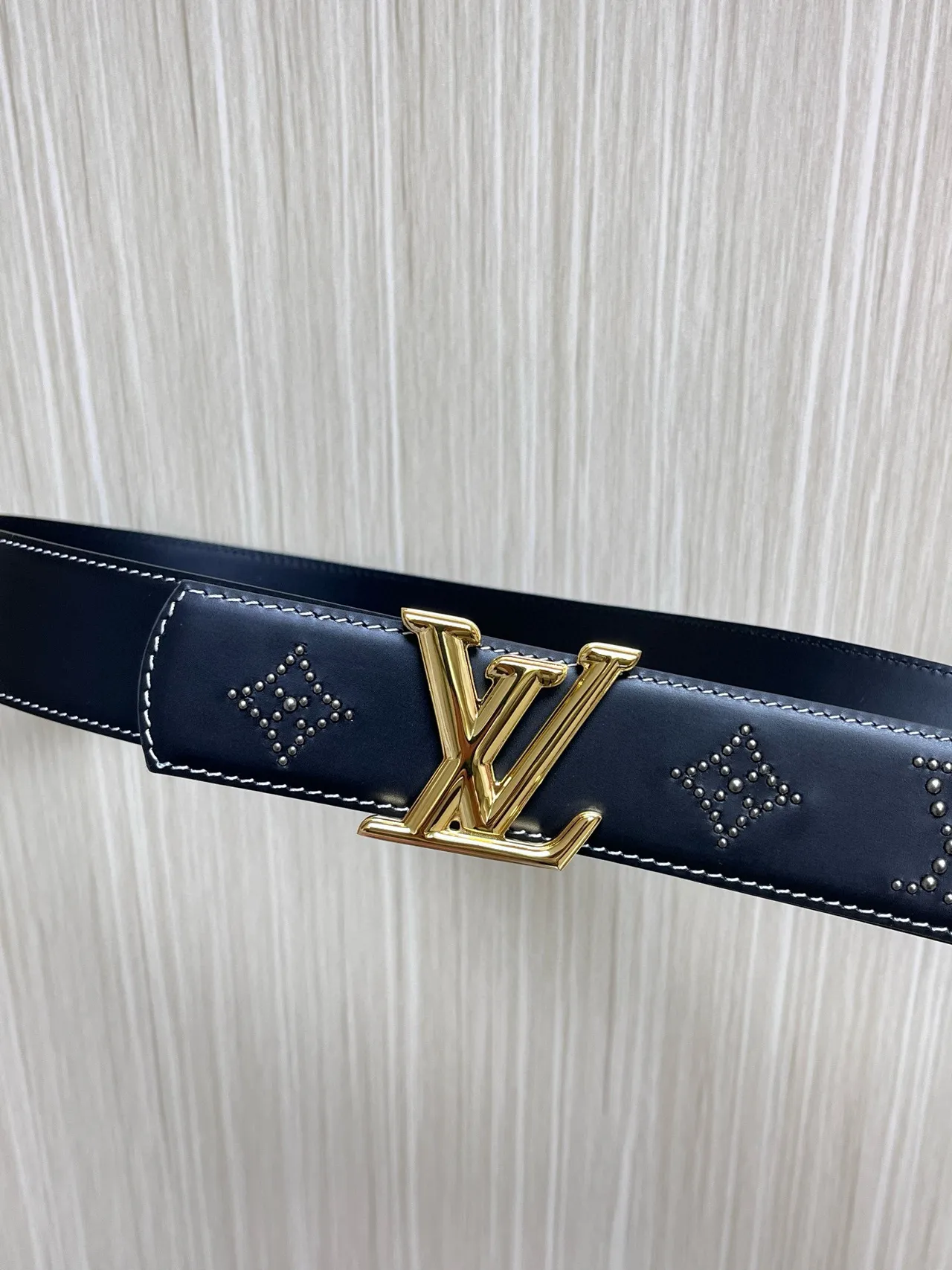 Louis Vuitton Black Gold Monogram Buckle Smooth Leather Belt 3
