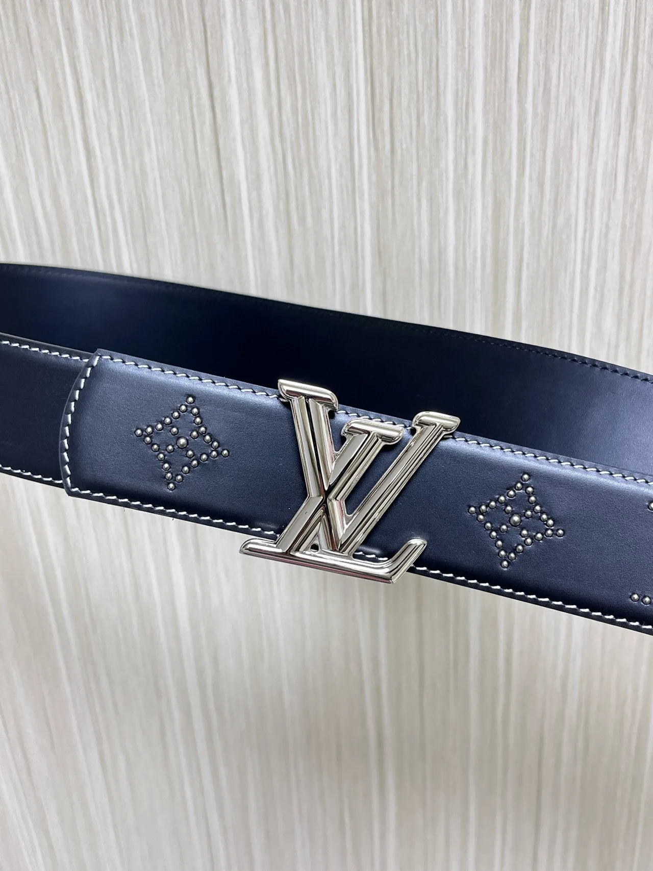 Louis Vuitton Black Gold Monogram Buckle Smooth Leather Belt 9
