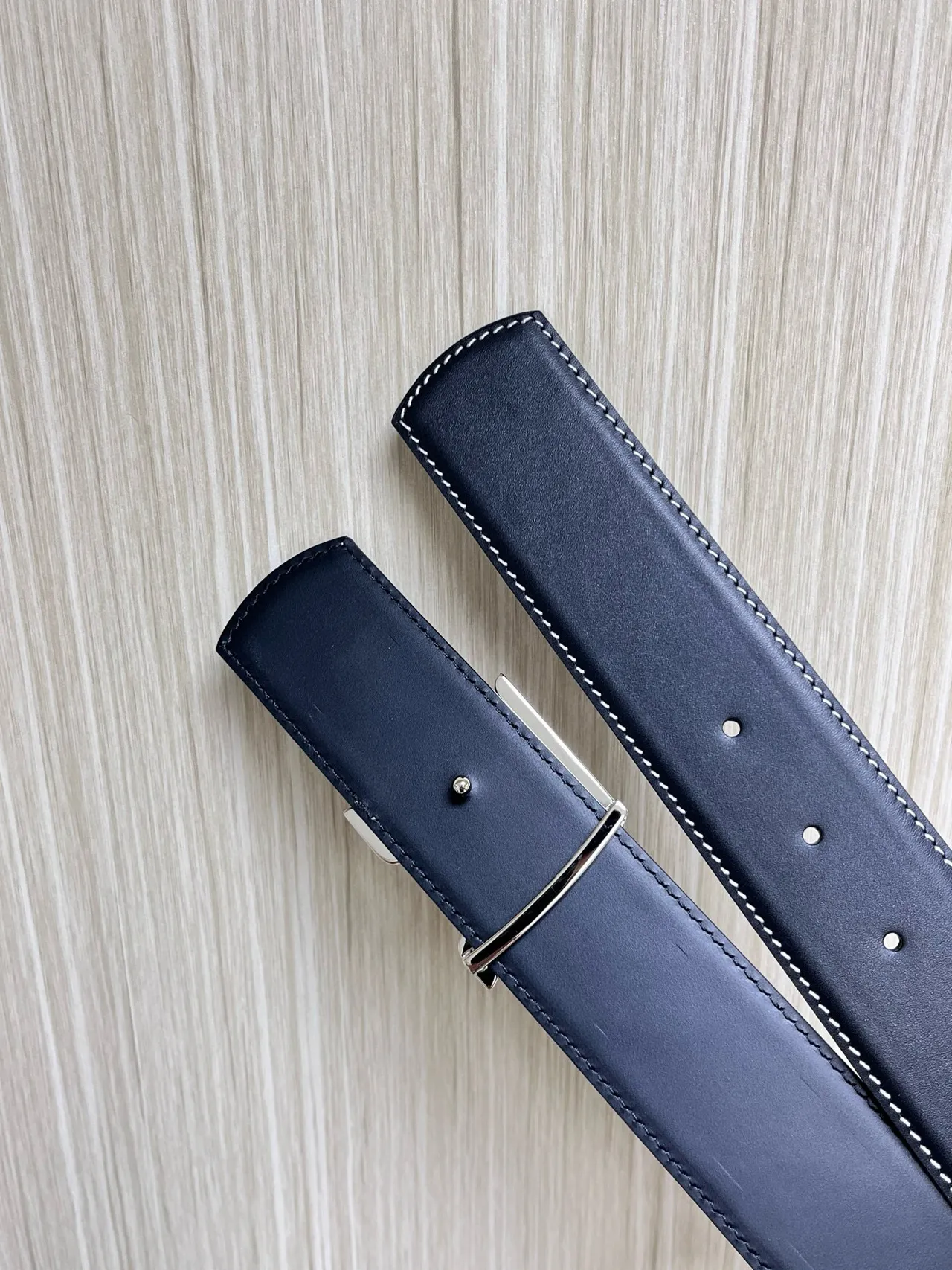 Louis Vuitton Black Gold Monogram Buckle Smooth Leather Belt 10