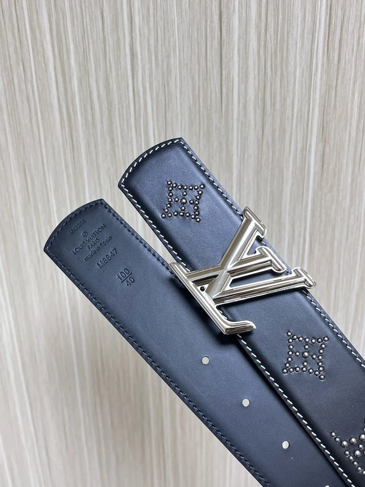 Louis Vuitton Black Gold Monogram Buckle Smooth Leather Belt 11