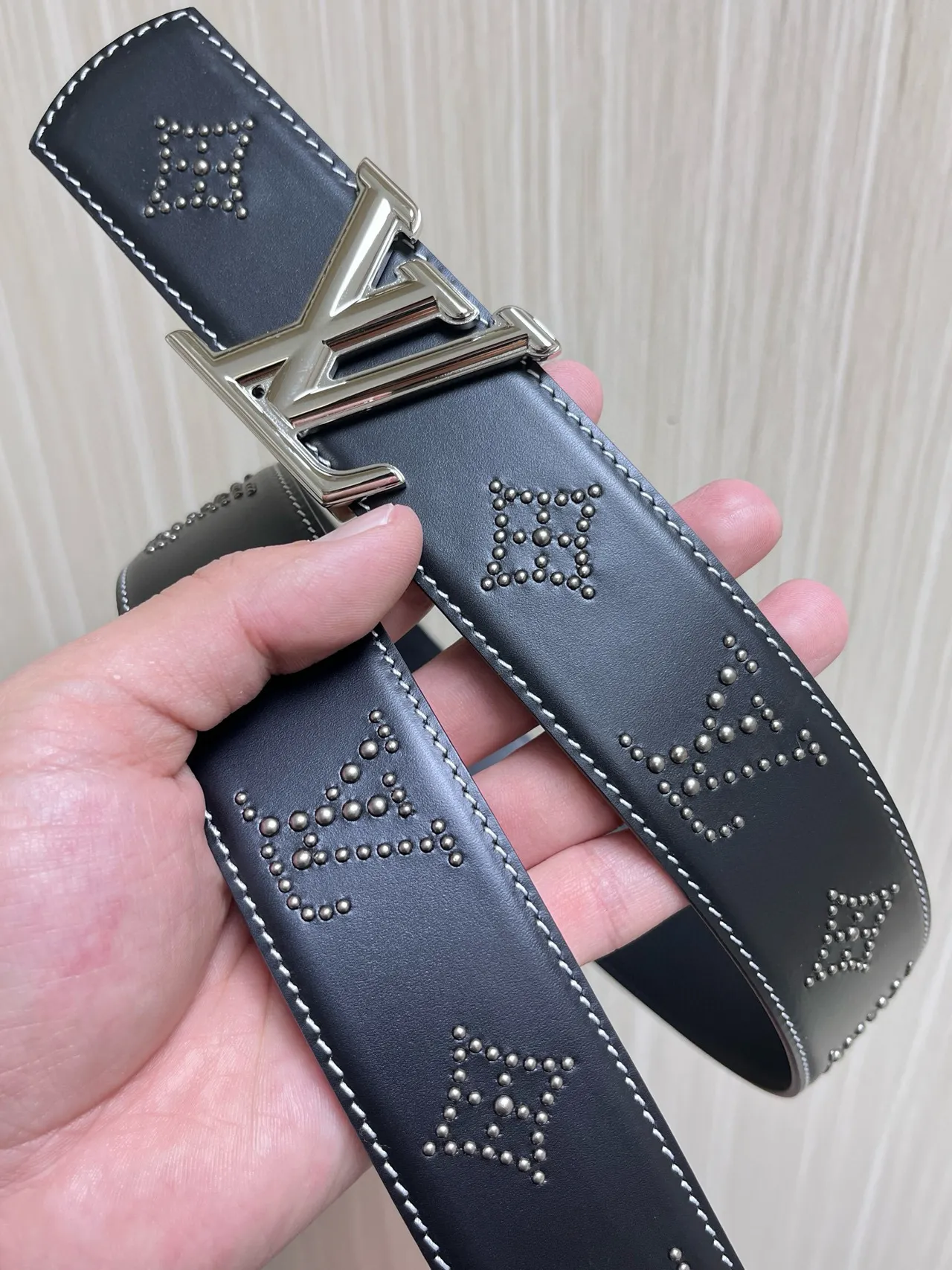 Louis Vuitton Black Gold Monogram Buckle Smooth Leather Belt 12