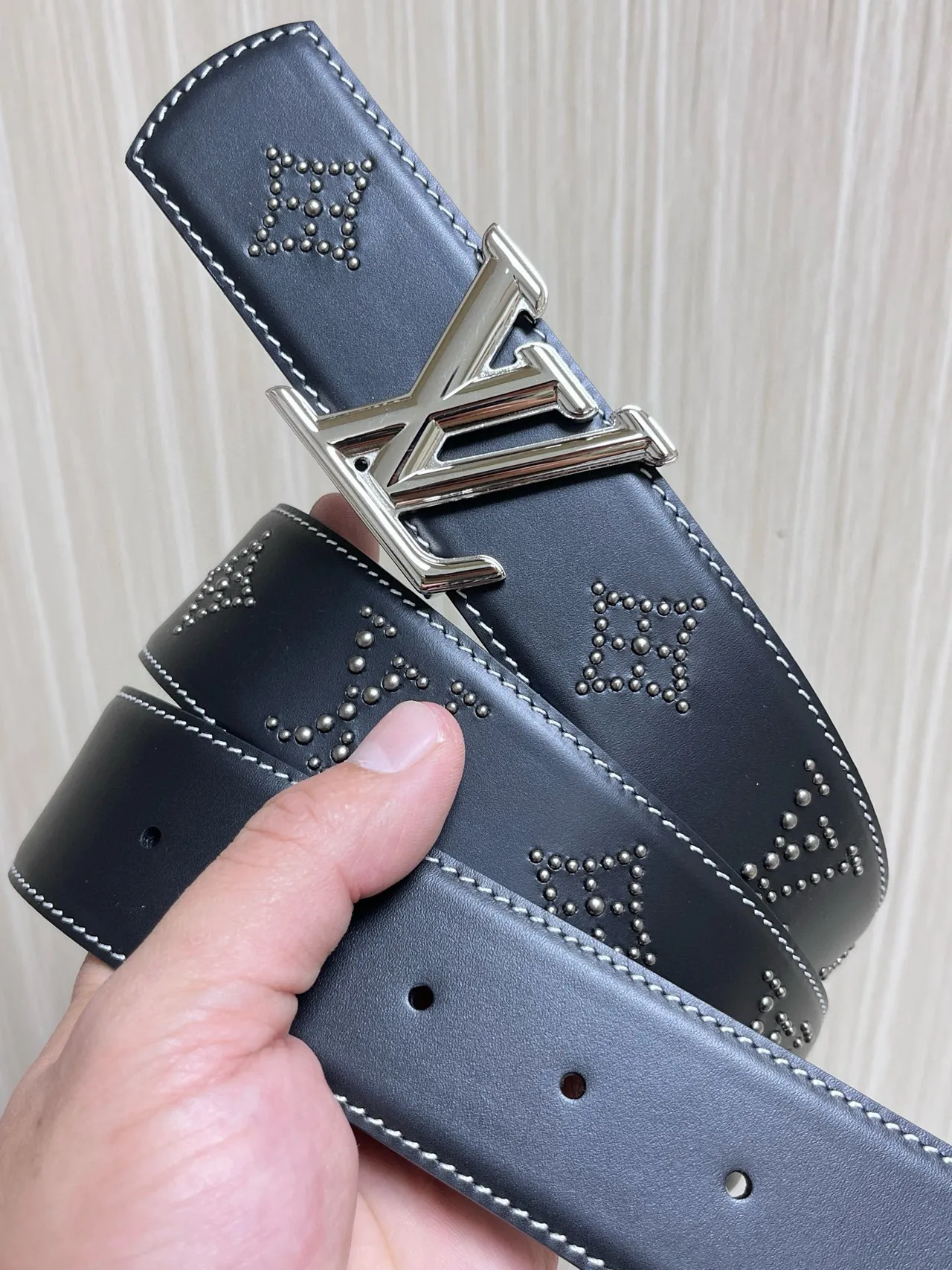 Louis Vuitton Black Gold Monogram Buckle Smooth Leather Belt 13