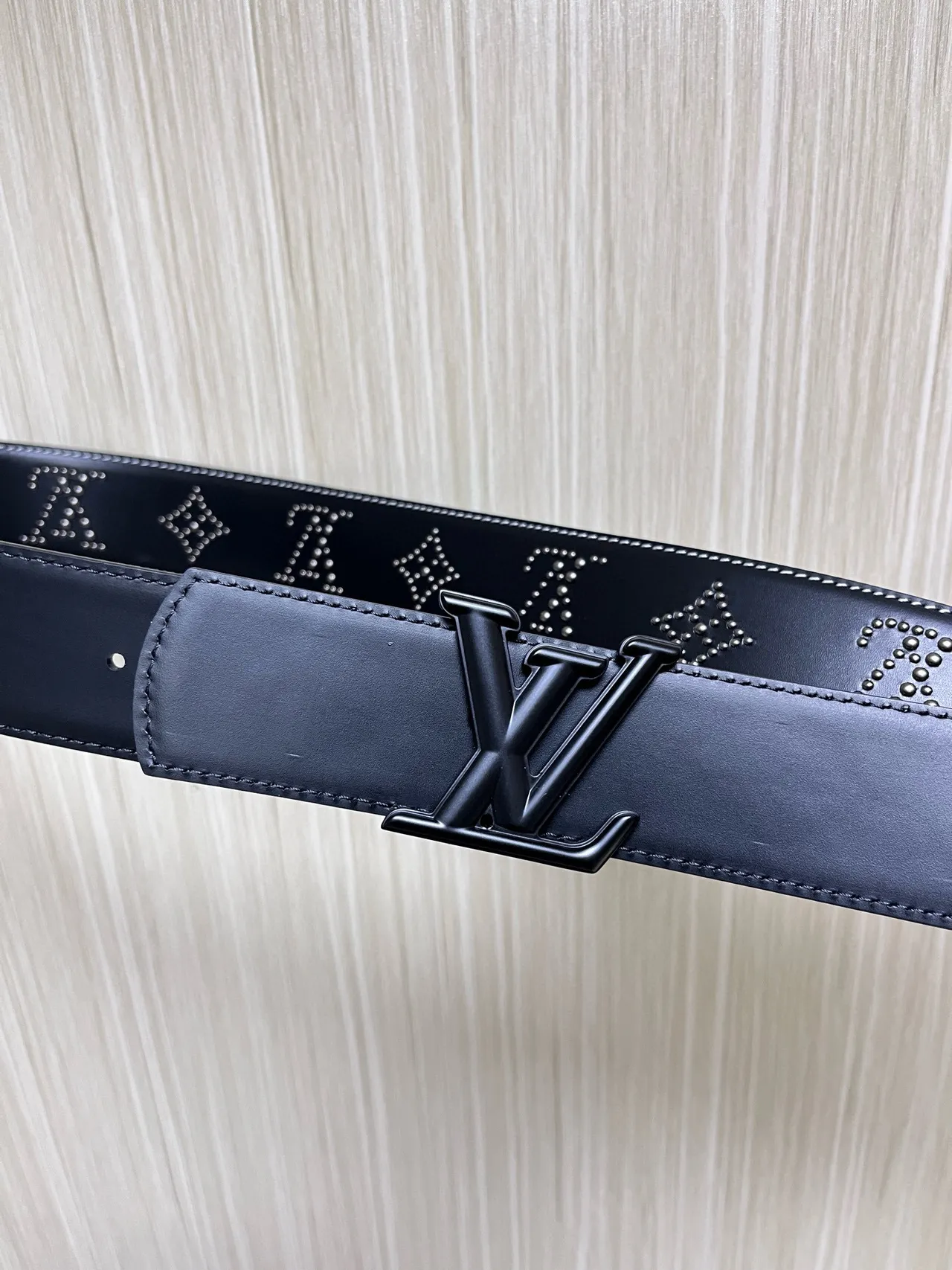 Louis Vuitton Black Gold Monogram Buckle Smooth Leather Belt 14
