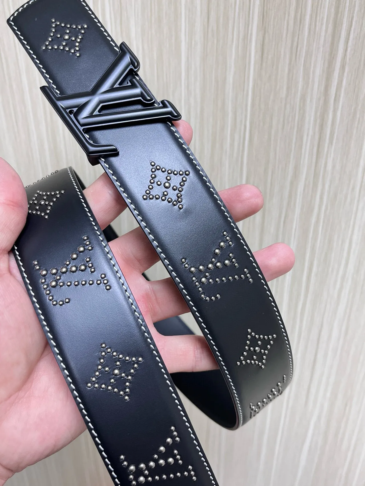 Louis Vuitton Black Gold Monogram Buckle Smooth Leather Belt 18