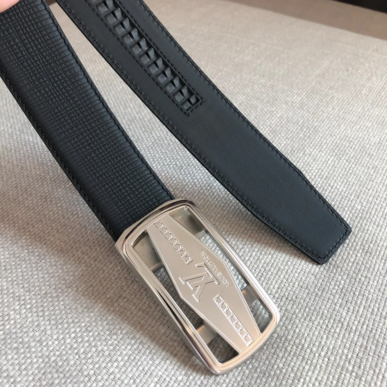 Louis Vuitton Black Silver Automatic Sliding Buckle Textured Leather Belt 5