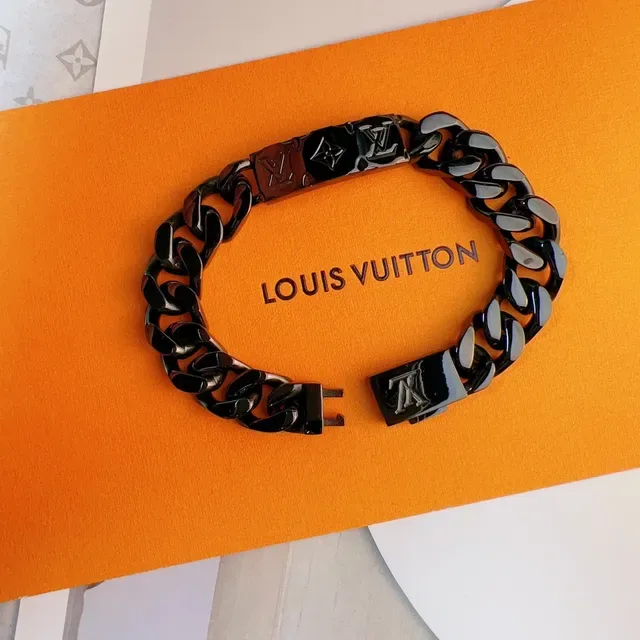 Louis Vuitton Black Silver Chunky Curb-Link Metal Bracelet 3