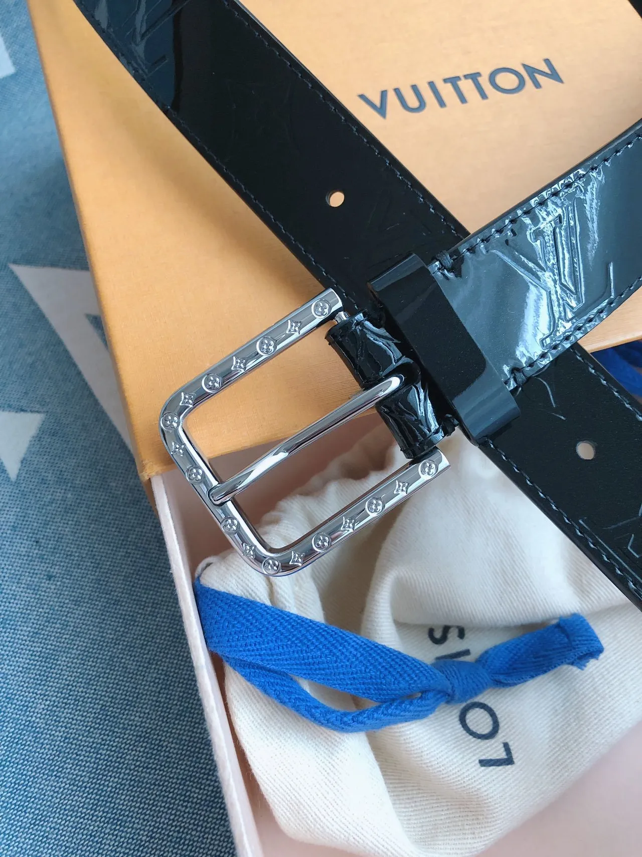 Louis Vuitton Black Silver Glossy Patent Embossed Monogram Leather Belt 7