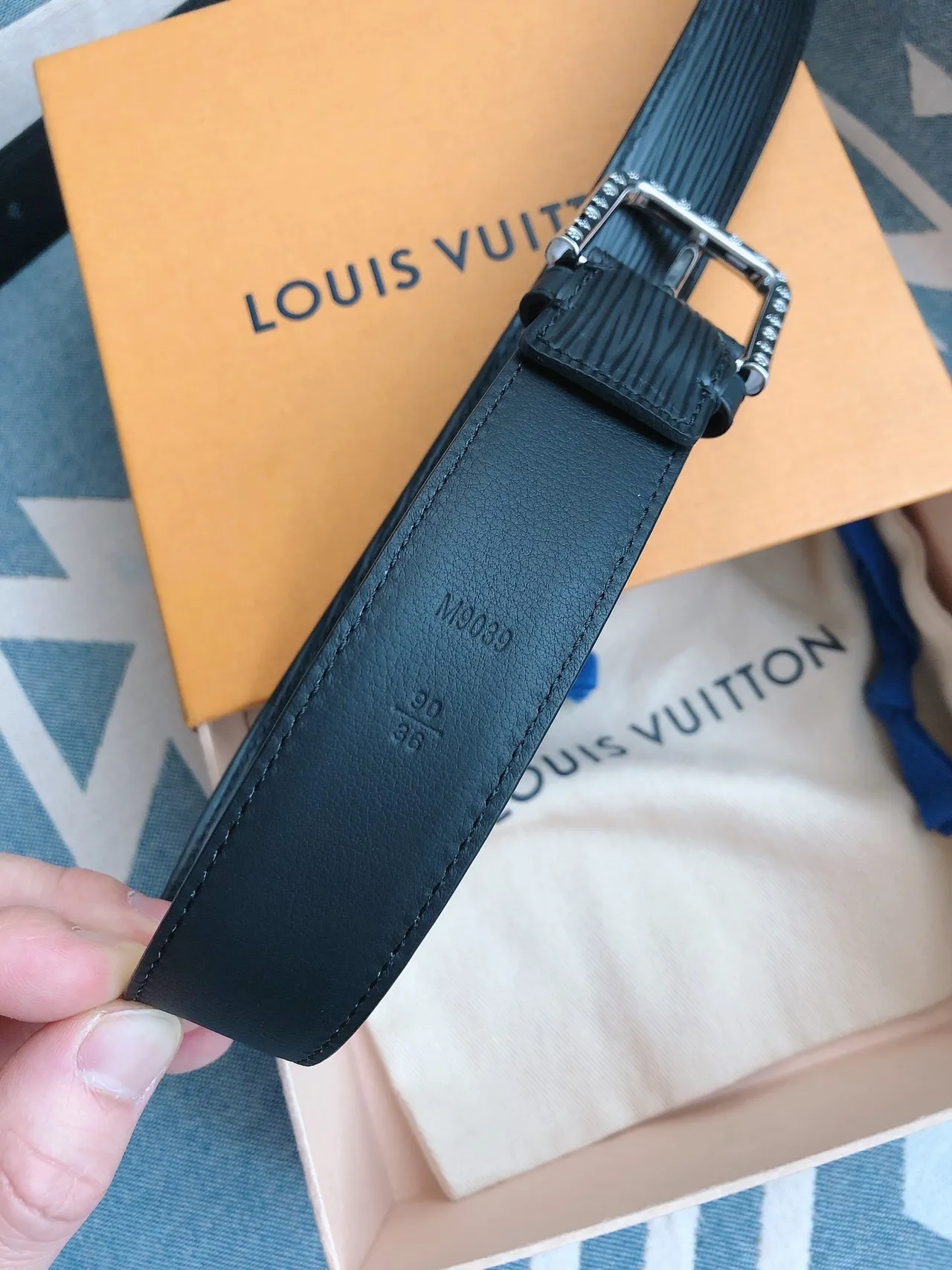 Louis Vuitton Black Silver Glossy Patent Embossed Monogram Leather Belt 9