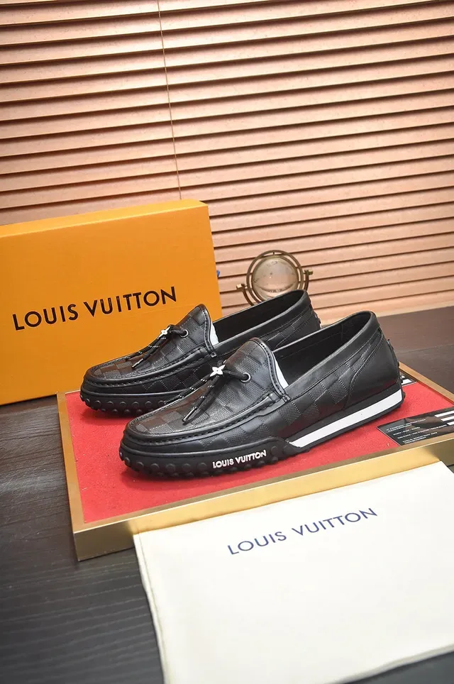 Louis Vuitton Noir Blanc Monogram Cuir Haut Détail de Frange Loafer 4
