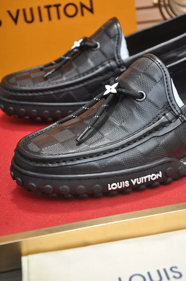 Louis Vuitton Noir Blanc Monogram Cuir Haut Détail de Frange Loafer 8