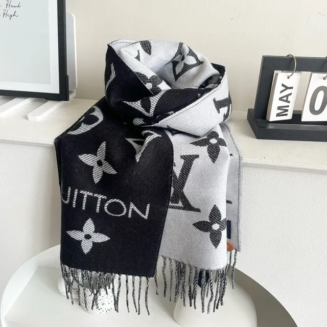 Louis Vuitton Écharpe de soie noire et blanche à motif Monogram-Print frangée 4