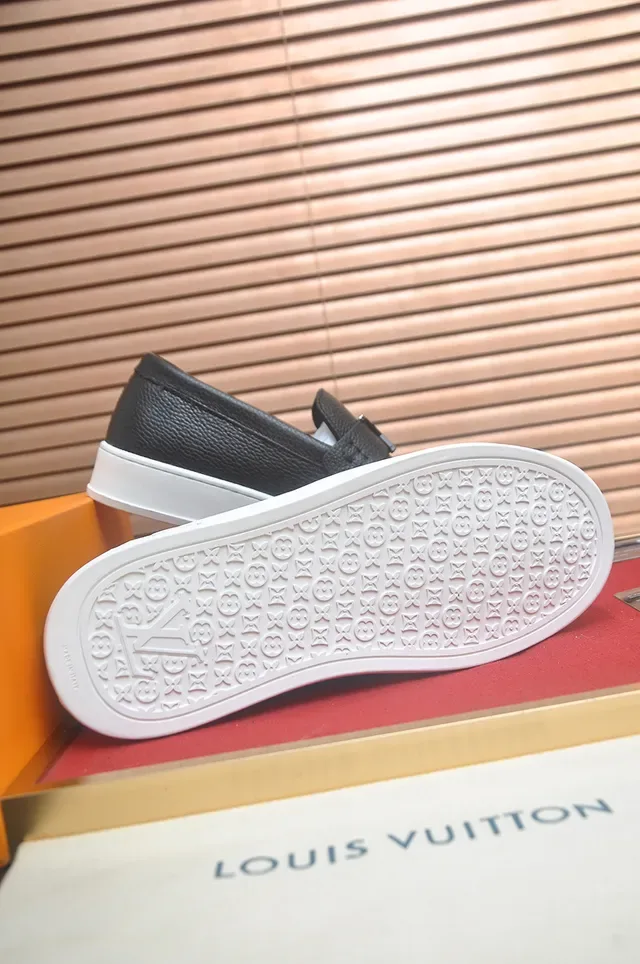 Louis Vuitton Black White Pebbled Leather Platform Sole Loafer 3