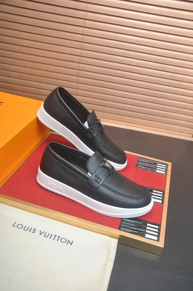Louis Vuitton Black White Pebbled Leather Platform Sole Loafer 4