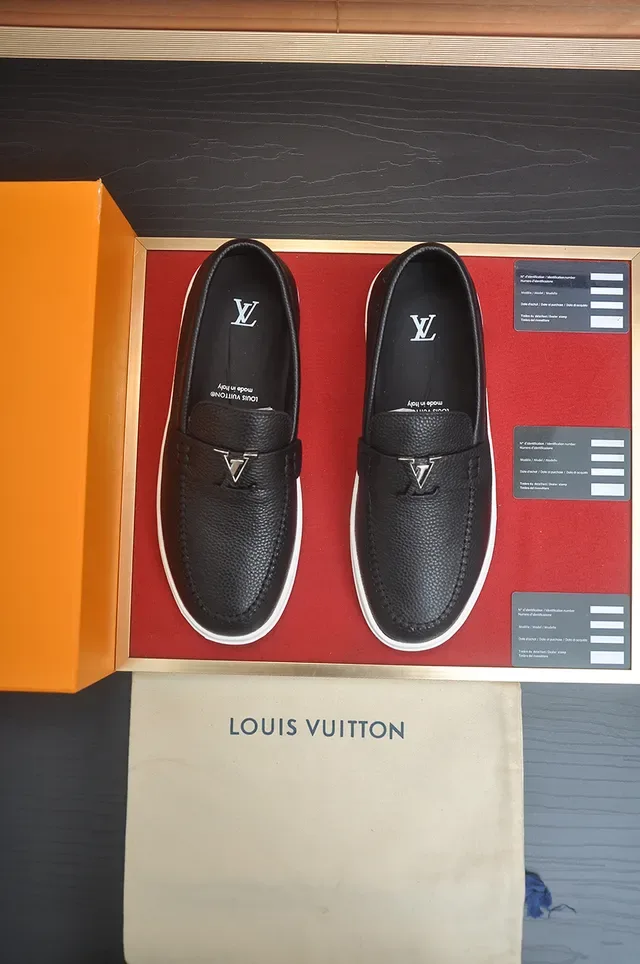 Louis Vuitton Black White Pebbled Leather Platform Sole Loafer 5