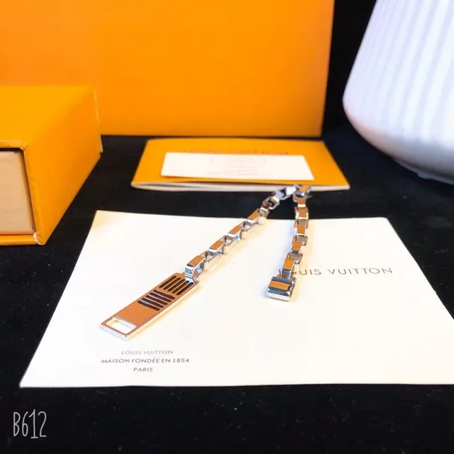 Louis Vuitton Black Yellow Metal Link Chain Rectangular Plaque Center Bracelet 5