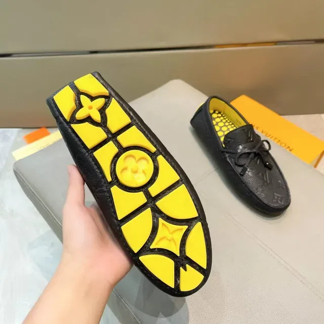 Louis Vuitton काला पीला मोनोग्राम एम्बॉस्ड ग्रेन्ड लेदर बाँधा हुआ फूल लोफर 9