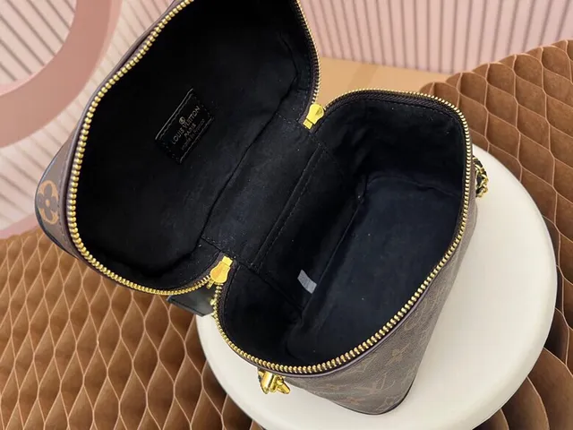 Louis Vuitton Boîte Chapeau Bolso Tote Marrón Monograma Lona 3